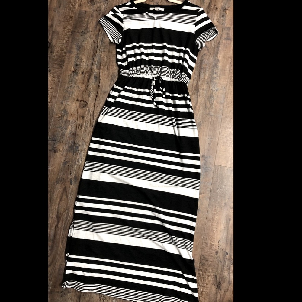 Black and white maxi dress